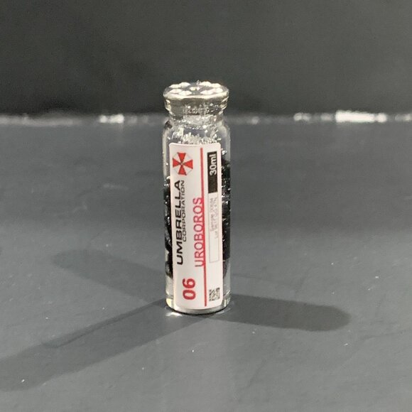Resident Evil 5 - UROBORUS VIRUS VIAL - 1.25inches - Picture 2 of 7
